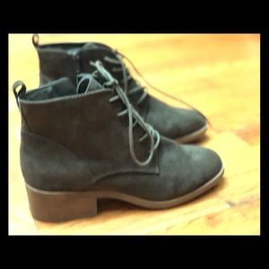 Size 9 Suede booties